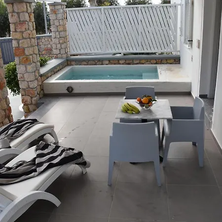 De_naxia Perissa (Santorini)